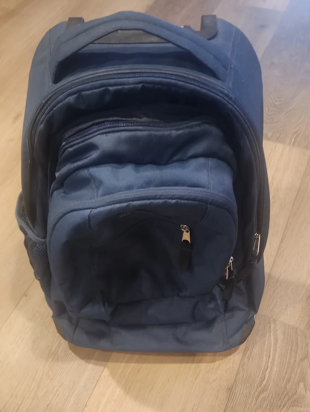 JanSport Driver 8 Rolling Backpack Wheeled Travel Bag Laptop Sleeve Navy 36L